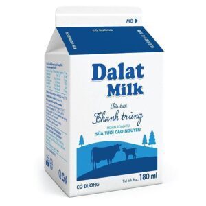 Hộp Sữa Thanh Trùng Dalat Milk có đường 180 trên nền trắng